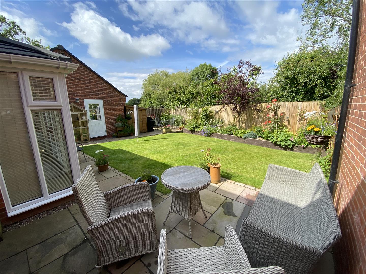 47, The Squirrels, Whitchurch, SY13 4JU Estate Agents & Auctioneers